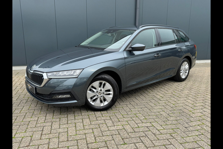 Škoda Octavia Combi * Trekhaak * Visueel Cockpit * AppleCarPlay * Pdc Voor + Achter *