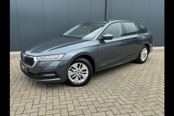 Škoda Octavia Combi * Trekhaak * Visueel Cockpit * AppleCarPlay * Pdc Voor + Achter *