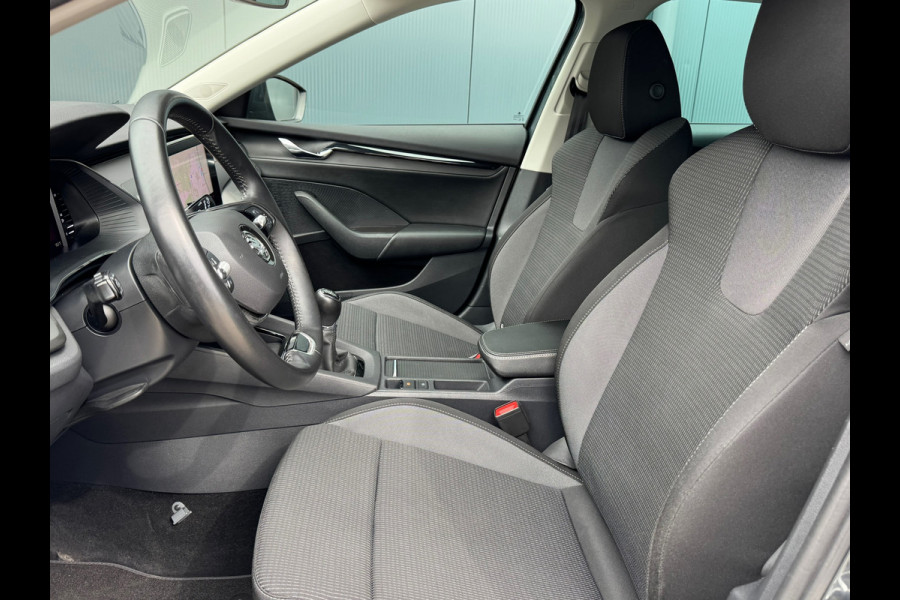 Škoda Octavia Combi * Trekhaak * Visueel Cockpit * AppleCarPlay * Pdc Voor + Achter *