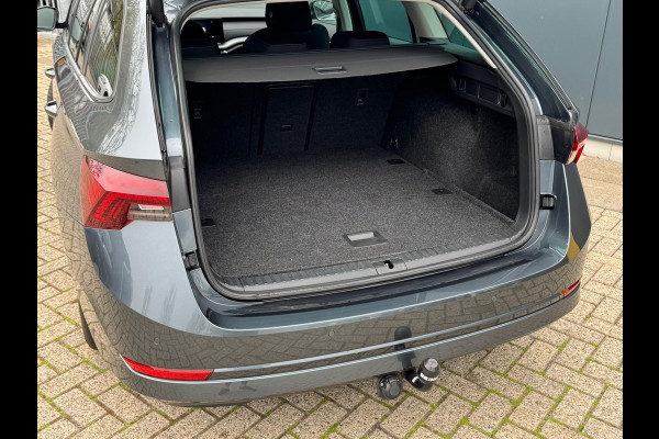 Škoda Octavia Combi * Trekhaak * Visueel Cockpit * AppleCarPlay * Pdc Voor + Achter *