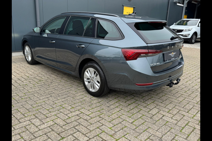 Škoda Octavia Combi * Trekhaak * Visueel Cockpit * AppleCarPlay * Pdc Voor + Achter *