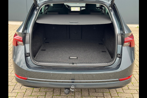 Škoda Octavia Combi * Trekhaak * Visueel Cockpit * AppleCarPlay * Pdc Voor + Achter *