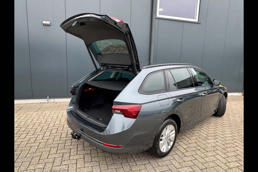 Škoda Octavia Combi * Trekhaak * Visueel Cockpit * AppleCarPlay * Pdc Voor + Achter *