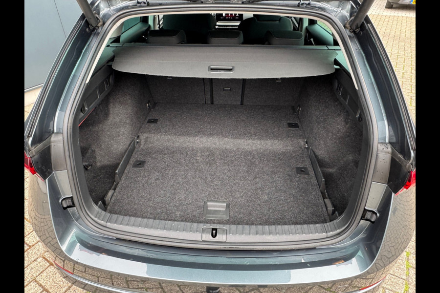 Škoda Octavia Combi * Trekhaak * Visueel Cockpit * AppleCarPlay * Pdc Voor + Achter *