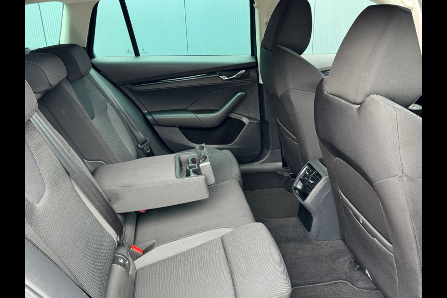 Škoda Octavia Combi * Trekhaak * Visueel Cockpit * AppleCarPlay * Pdc Voor + Achter *