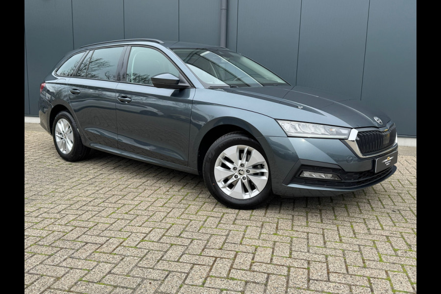 Škoda Octavia Combi * Trekhaak * Visueel Cockpit * AppleCarPlay * Pdc Voor + Achter *