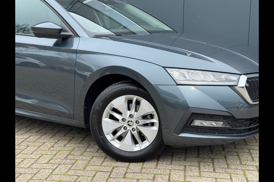 Škoda Octavia Combi * Trekhaak * Visueel Cockpit * AppleCarPlay * Pdc Voor + Achter *