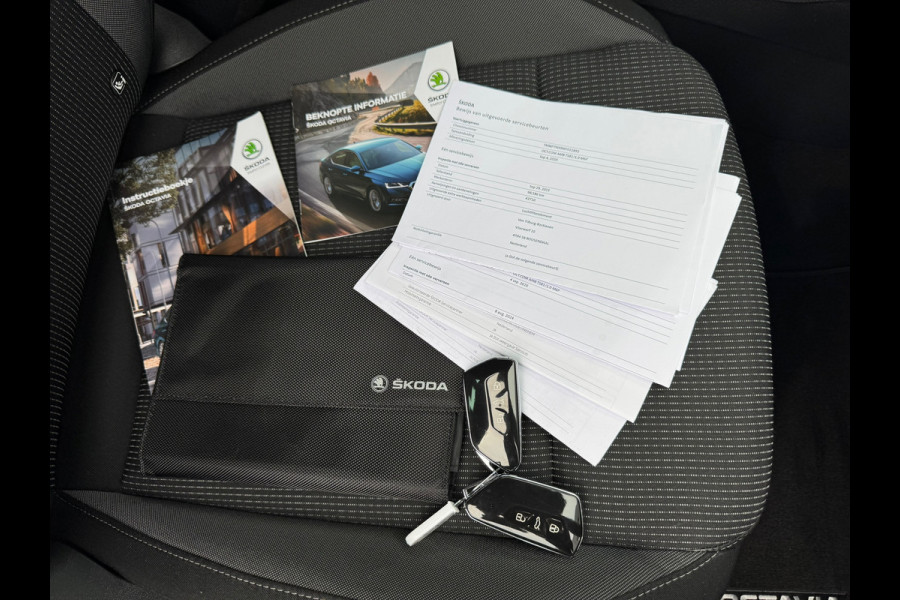 Škoda Octavia Combi * Trekhaak * Visueel Cockpit * AppleCarPlay * Pdc Voor + Achter *