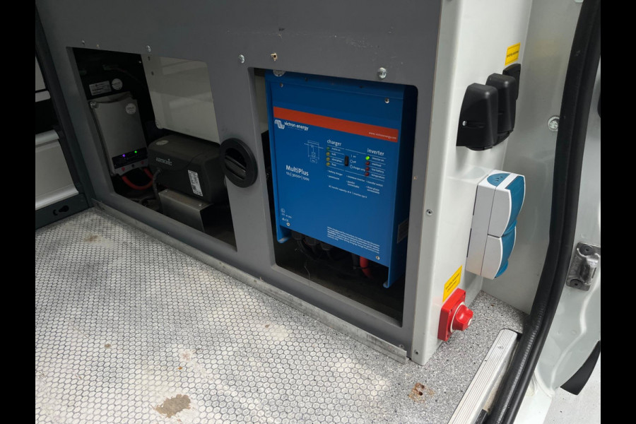Renault Trafic Servicewagen 1.6 dCi euro6 T27 L1H1 Comfort Bott inrichting Victron v230 Standkachel Trekhaak RIJKLAARPRIJS!