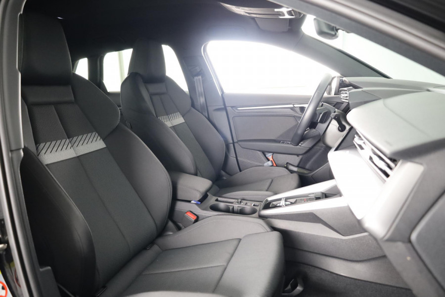 Audi A3 Sportback 30 TFSI Advanced edition 110 pk S-tronic | Verlengde garantie | Navigatie | Parkeersensoren achter | Cruise control | Stoelverwarming | Full-LED koplampen |