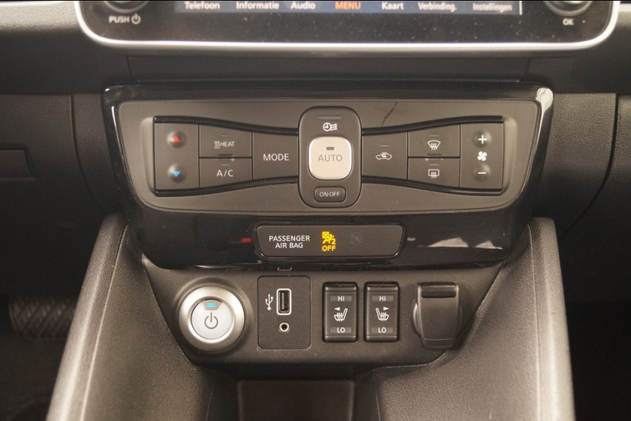 Nissan Leaf N-Connecta 40kWh -NAVI-ECC-PDC-CAM-