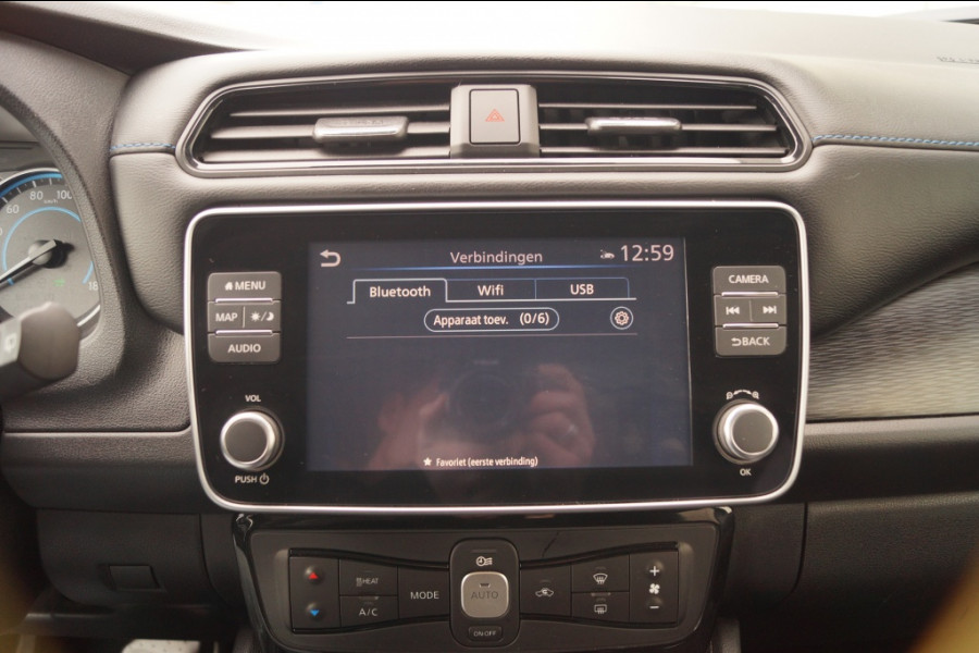Nissan Leaf N-Connecta 40kWh -NAVI-ECC-PDC-CAM-