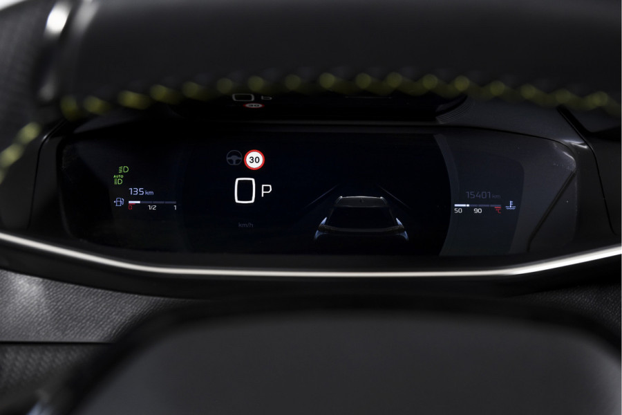 Peugeot 2008 1.2 PureTech 130 PK GT - Automaat | Dig. Cockpit | Adapt. Cruise | Elek. stoel | Stoelverw. | PDC | Camera | NAV + App. Connect | ECC | LM 17" | 6663