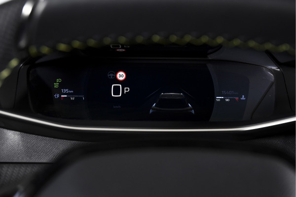 Peugeot 2008 1.2 PureTech 130 PK GT - Automaat | Dig. Cockpit | Adapt. Cruise | Elek. stoel | Stoelverw. | PDC | Camera | NAV + App. Connect | ECC | LM 17" | 6663
