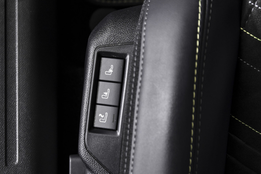 Peugeot 2008 1.2 PureTech 130 PK GT - Automaat | Dig. Cockpit | Adapt. Cruise | Elek. stoel | Stoelverw. | PDC | Camera | NAV + App. Connect | ECC | LM 17" | 6663