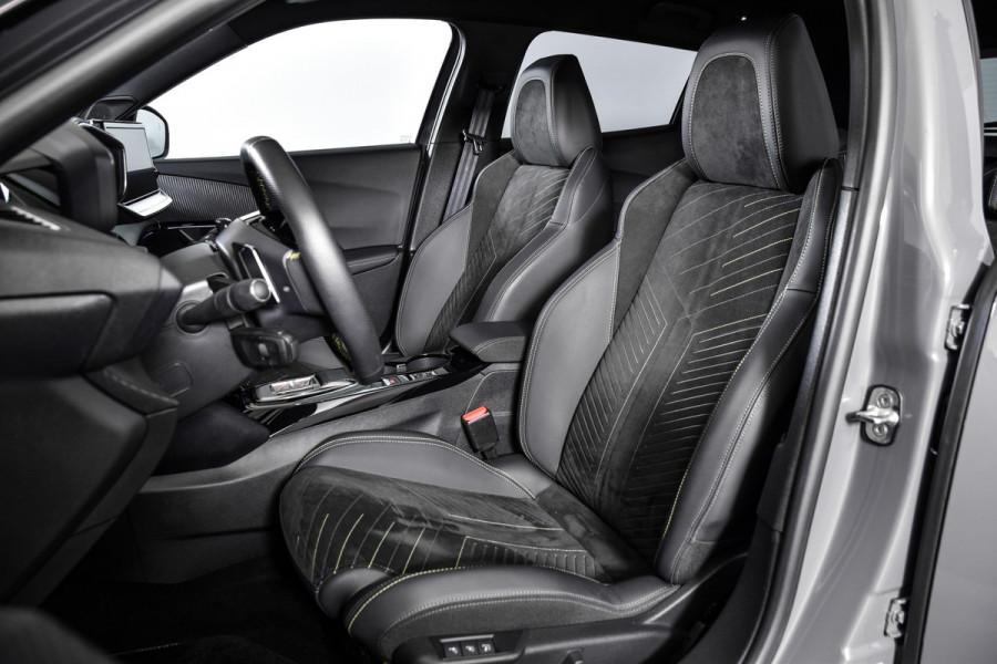 Peugeot 2008 1.2 PureTech 130 PK GT - Automaat | Dig. Cockpit | Adapt. Cruise | Elek. stoel | Stoelverw. | PDC | Camera | NAV+App. Connect | Auto. Airco | LM 17"| 6653