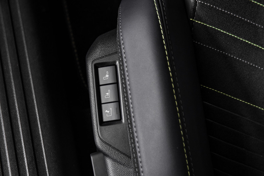 Peugeot 2008 1.2 PureTech 130 PK GT - Automaat | Dig. Cockpit | Adapt. Cruise | Elek. stoel | Stoelverw. | PDC | Camera | NAV+App. Connect | Auto. Airco | LM 17"| 6653