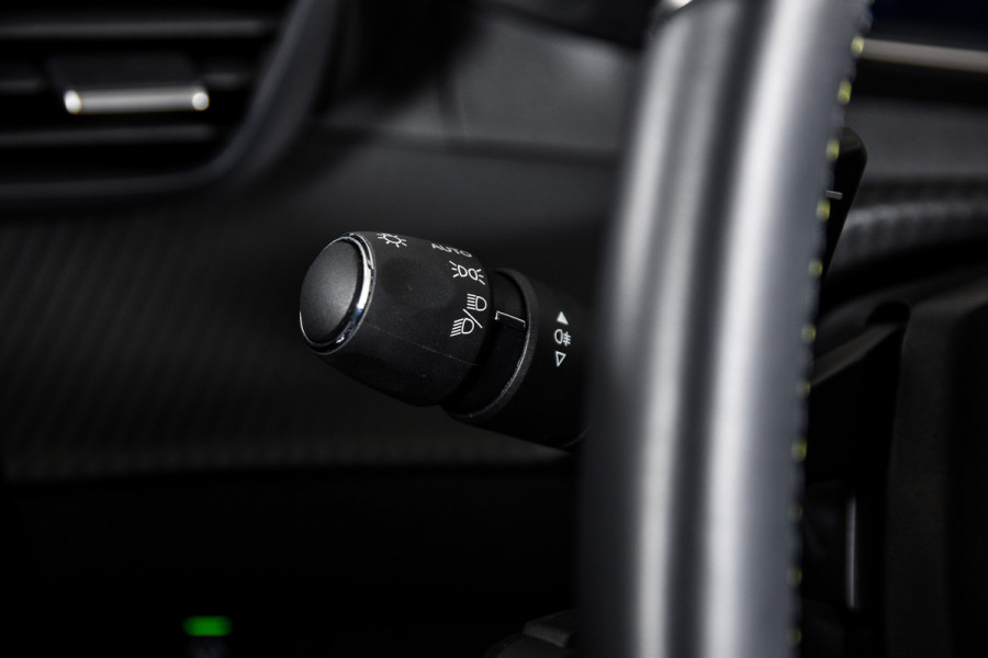 Peugeot 2008 1.2 PureTech 130 PK GT - Automaat | Dig. Cockpit | Adapt. Cruise | Elek. stoel | Stoelverw. | PDC | Camera | NAV+App. Connect | Auto. Airco | LM 17"| 6653