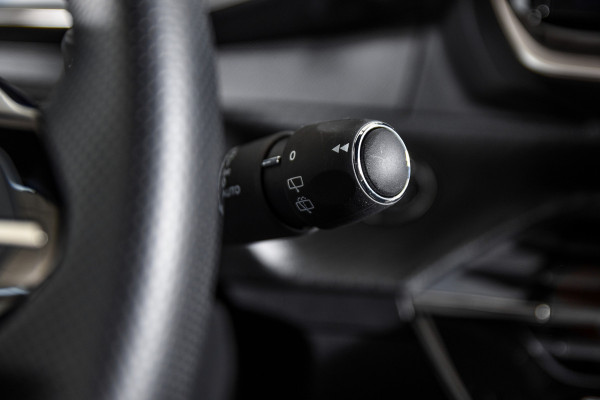Peugeot 2008 1.2 PureTech 130 PK GT - Automaat | Dig. Cockpit | Adapt. Cruise | Elek. stoel | Stoelverw. | PDC | Camera | NAV+App. Connect | Auto. Airco | LM 17"| 6653