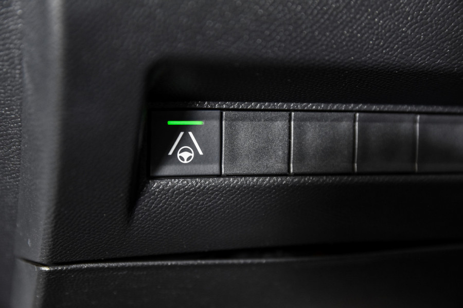 Peugeot 2008 1.2 PureTech 130 PK GT - Automaat | Dig. Cockpit | Adapt. Cruise | Elek. stoel | Stoelverw. | PDC | Camera | NAV+App. Connect | Auto. Airco | LM 17"| 6653
