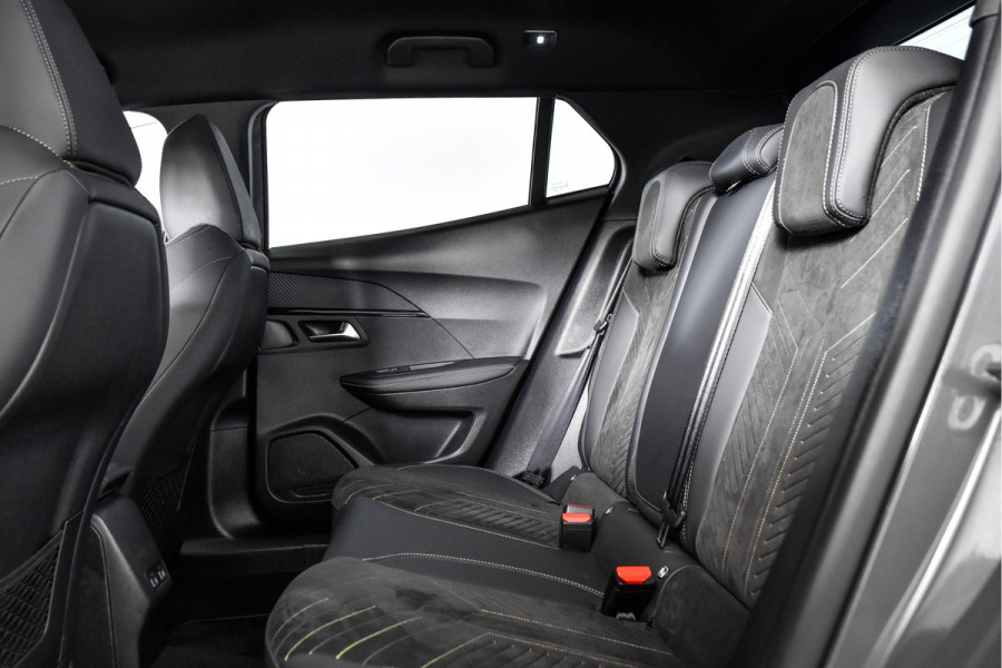 Peugeot 2008 1.2 PureTech 130 PK GT - Automaat | Dig. Cockpit | Adapt. Cruise | Elek. stoel | Stoelverw. | PDC | Camera | NAV+App. Connect | Auto. Airco | LM 17"| 6653