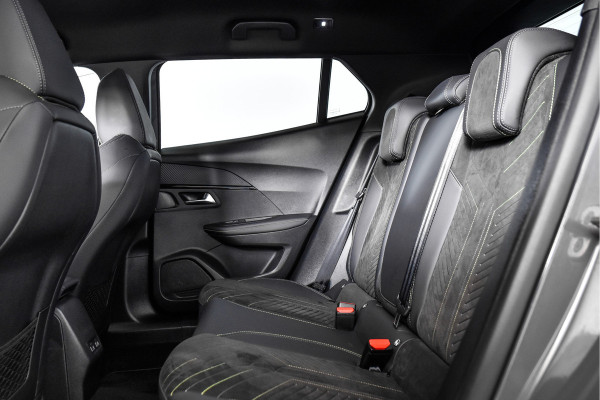 Peugeot 2008 1.2 PureTech 130 PK GT - Automaat | Dig. Cockpit | Adapt. Cruise | Elek. stoel | Stoelverw. | PDC | Camera | NAV+App. Connect | Auto. Airco | LM 17"| 6653