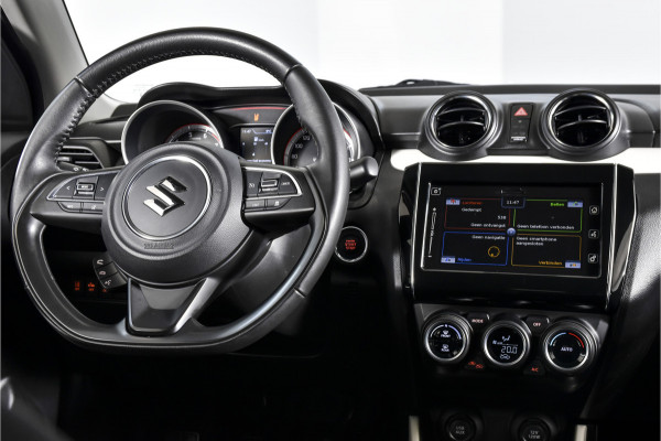 Suzuki Swift 1.0 Stijl 115 PK Smart Hybrid | Adapt. Cruise |Stoelverw. | Camera | NAV + App. Connect | ECC | Afn. Trekhaak | LM 16" |