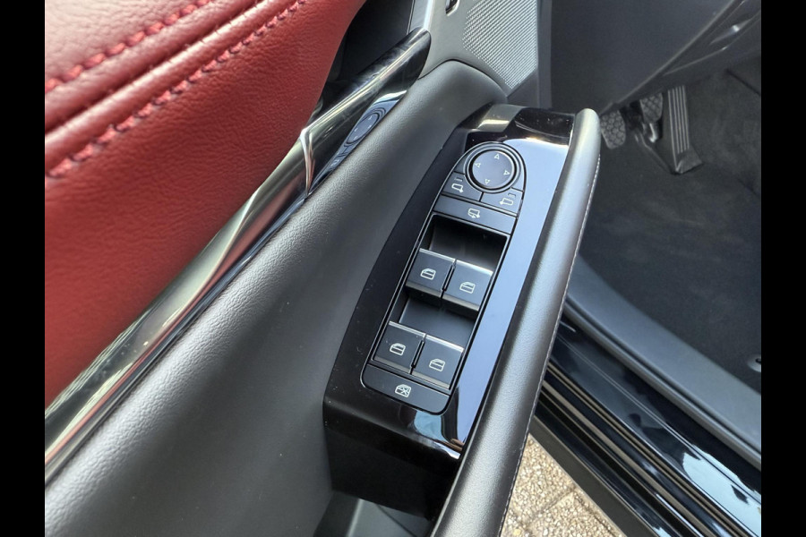 Mazda 3 2.0 e-SkyActiv-X M Hybrid 186 Takumi | ROOD LEDER | NIEUW TE REGISTREREN | PANO DAK |