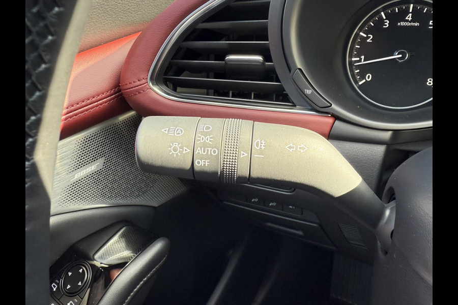 Mazda 3 2.0 e-SkyActiv-X M Hybrid 186 Takumi | ROOD LEDER | NIEUW TE REGISTREREN | PANO DAK |