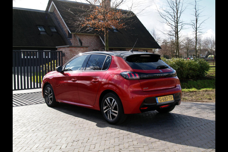 Peugeot 208 1.2 PureTech Blue Lease Allure | Apple Carplay | 100 PK | Two-Tone | Achteruitrijcamera | Navigatie |