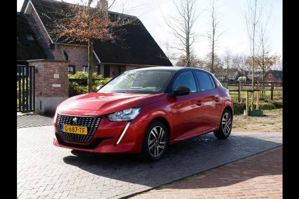 Peugeot 208 1.2 PureTech Blue Lease Allure | Apple Carplay | 100 PK | Two-Tone | Achteruitrijcamera | Navigatie |