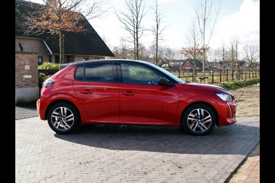 Peugeot 208 1.2 PureTech Blue Lease Allure | Apple Carplay | 100 PK | Two-Tone | Achteruitrijcamera | Navigatie |