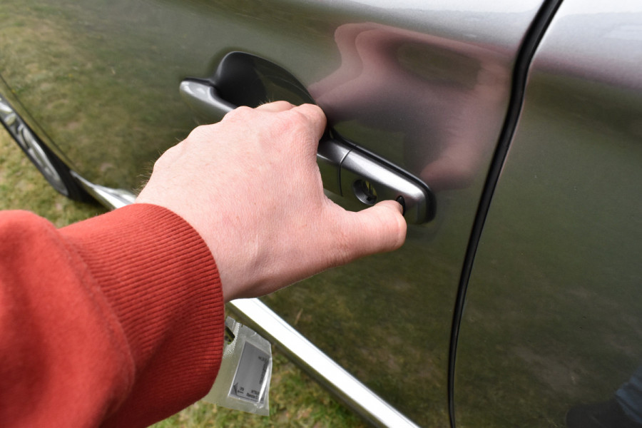 Mitsubishi Outlander 2.4 PHEV Navi/Alcantara-Leder/Camera/Pdc/Standkachel/Trekhaak/Etc.!