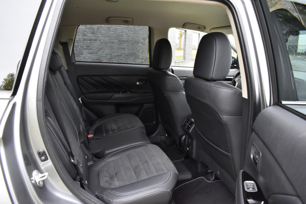 Mitsubishi Outlander 2.4 PHEV Navi/Alcantara-Leder/Camera/Pdc/Standkachel/Trekhaak/Etc.!