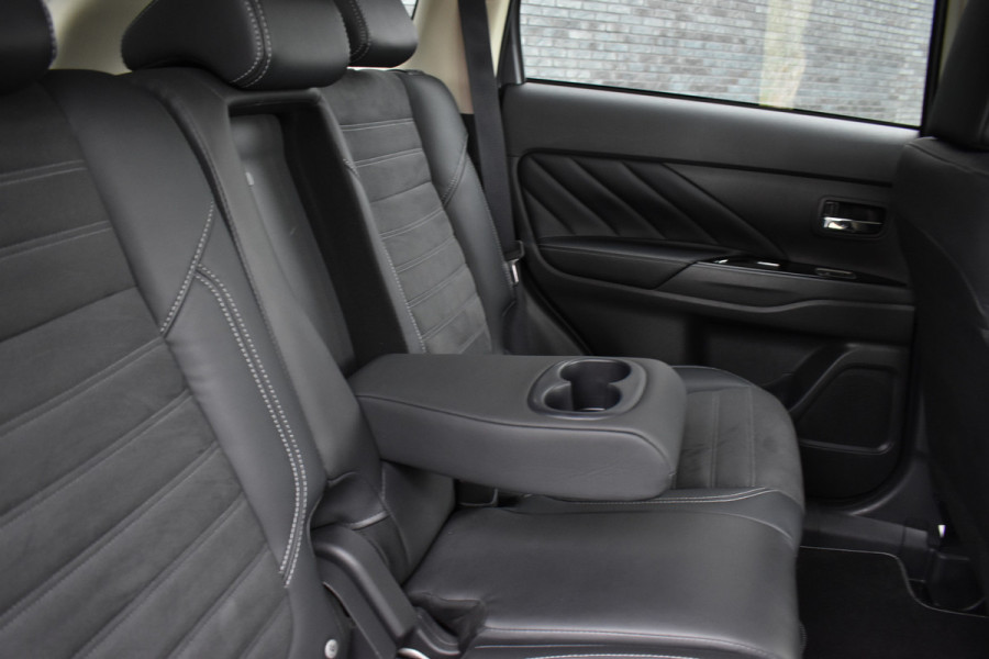 Mitsubishi Outlander 2.4 PHEV Navi/Alcantara-Leder/Camera/Pdc/Standkachel/Trekhaak/Etc.!