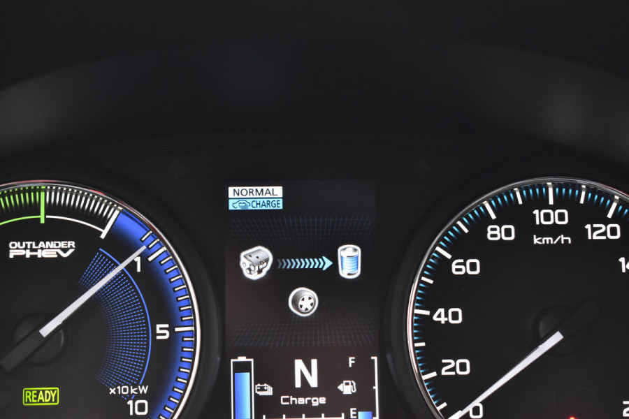 Mitsubishi Outlander 2.4 PHEV Navi/Alcantara-Leder/Camera/Pdc/Standkachel/Trekhaak/Etc.!