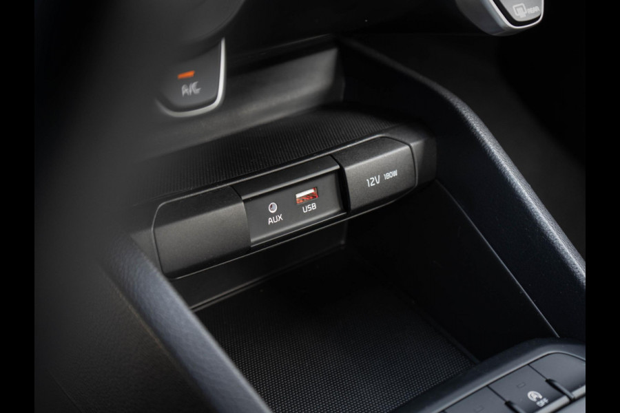 Kia Stonic 1.0 T-GDi DynamicLine | Apple Carplay | 17inch lichtmetalen velgen | Navi