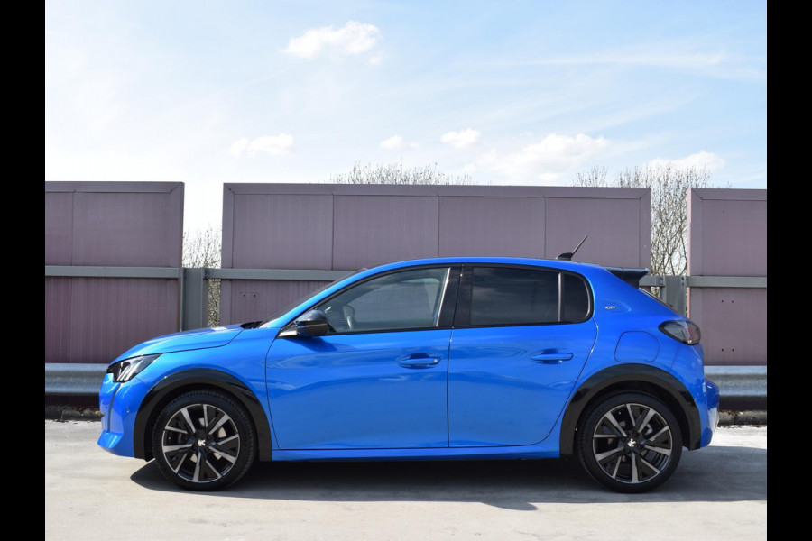 Peugeot 208 1.2 PureTech GT Pack PANORAMADAK | AUTOMAAT | NAVIGATIE / CARPLAY | ACHTERUITRIJCAMERA MET SENSOREN |