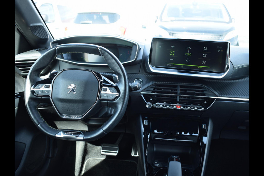 Peugeot 208 1.2 PureTech GT Pack PANORAMADAK | AUTOMAAT | NAVIGATIE / CARPLAY | ACHTERUITRIJCAMERA MET SENSOREN |
