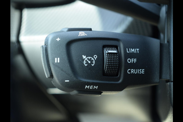 Peugeot 208 1.2 PureTech GT Pack PANORAMADAK | AUTOMAAT | NAVIGATIE / CARPLAY | ACHTERUITRIJCAMERA MET SENSOREN |