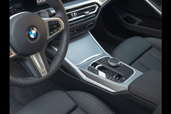 BMW 3 Serie Touring 330i M-Sport - Trekhaak - ACC - Hifi - Camera - M Sport Remmen Blauw