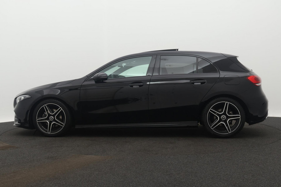 Mercedes-Benz A-Klasse 180 Business Solution AMG Night Upgrade Automaat (PANORAMADAK, STOELVERWARMING, CAMERA, 1e EIGENAAR)