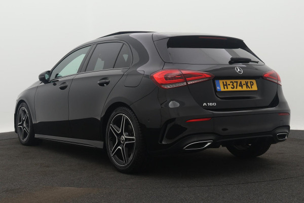 Mercedes-Benz A-Klasse 180 Business Solution AMG Night Upgrade Automaat (PANORAMADAK, STOELVERWARMING, CAMERA, 1e EIGENAAR)