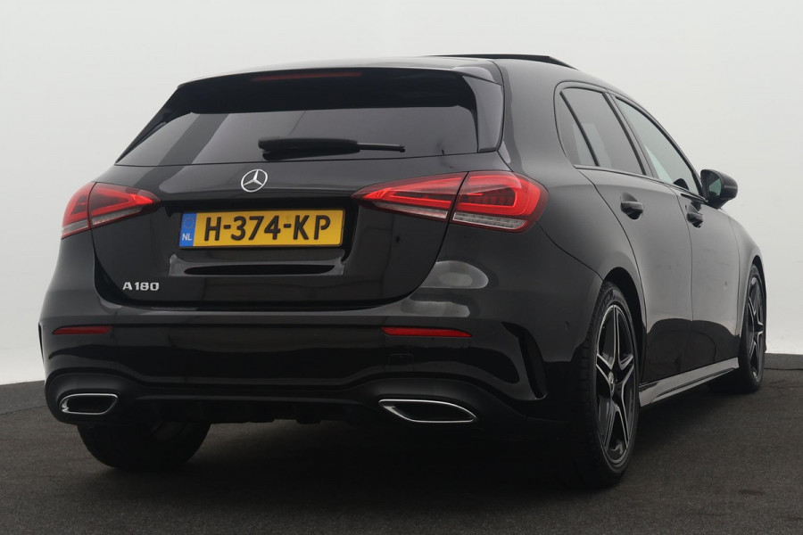 Mercedes-Benz A-Klasse 180 Business Solution AMG Night Upgrade Automaat (PANORAMADAK, STOELVERWARMING, CAMERA, 1e EIGENAAR)