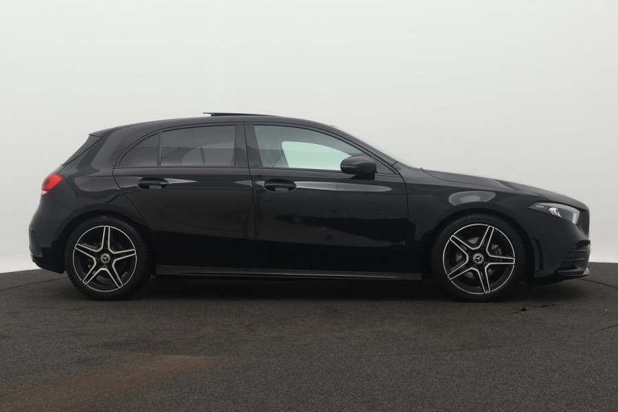 Mercedes-Benz A-Klasse 180 Business Solution AMG Night Upgrade Automaat (PANORAMADAK, STOELVERWARMING, CAMERA, 1e EIGENAAR)