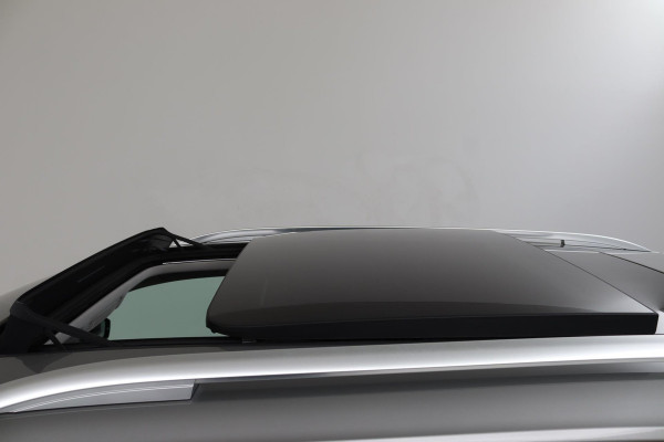 Volkswagen Tiguan 1.4 TSI ACT Highline (PANORAMADAK, PARKEERSENSOREN, TREKHAAK, CRUISE, NAVIGATIE, STOELVERWARMING, CAMERA)
