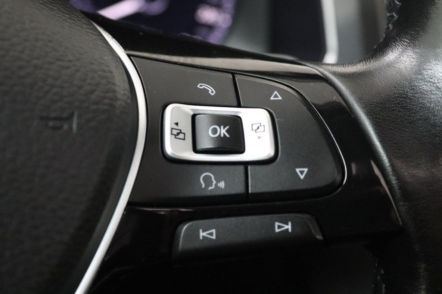 Volkswagen Tiguan 1.4 TSI ACT Highline (PANORAMADAK, PARKEERSENSOREN, TREKHAAK, CRUISE, NAVIGATIE, STOELVERWARMING, CAMERA)