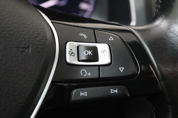 Volkswagen Tiguan 1.4 TSI ACT Highline (PANORAMADAK, PARKEERSENSOREN, TREKHAAK, CRUISE, NAVIGATIE, STOELVERWARMING, CAMERA)