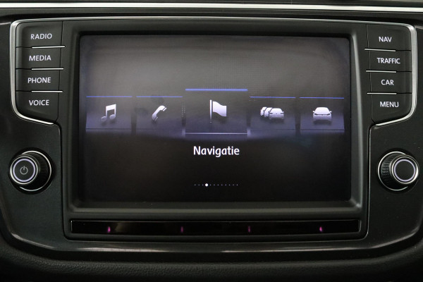 Volkswagen Tiguan 1.4 TSI ACT Highline (PANORAMADAK, PARKEERSENSOREN, TREKHAAK, CRUISE, NAVIGATIE, STOELVERWARMING, CAMERA)