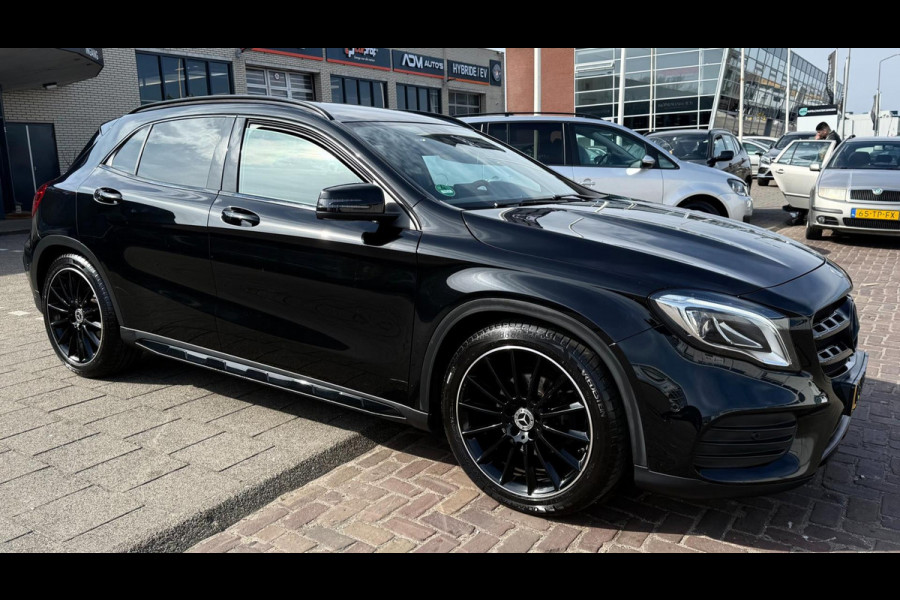 Mercedes-Benz GLA 180 Business Solution AMG Limited